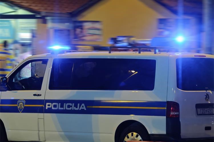 Slika /PU splitsko-dalmatinska 2025 NOVO/Promet/policija kombi.jpg
